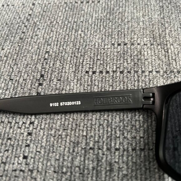 Oakley Holbrook Sunglasses 009102 Black Lenses-Black Matte Frame - Picture 10 of 14